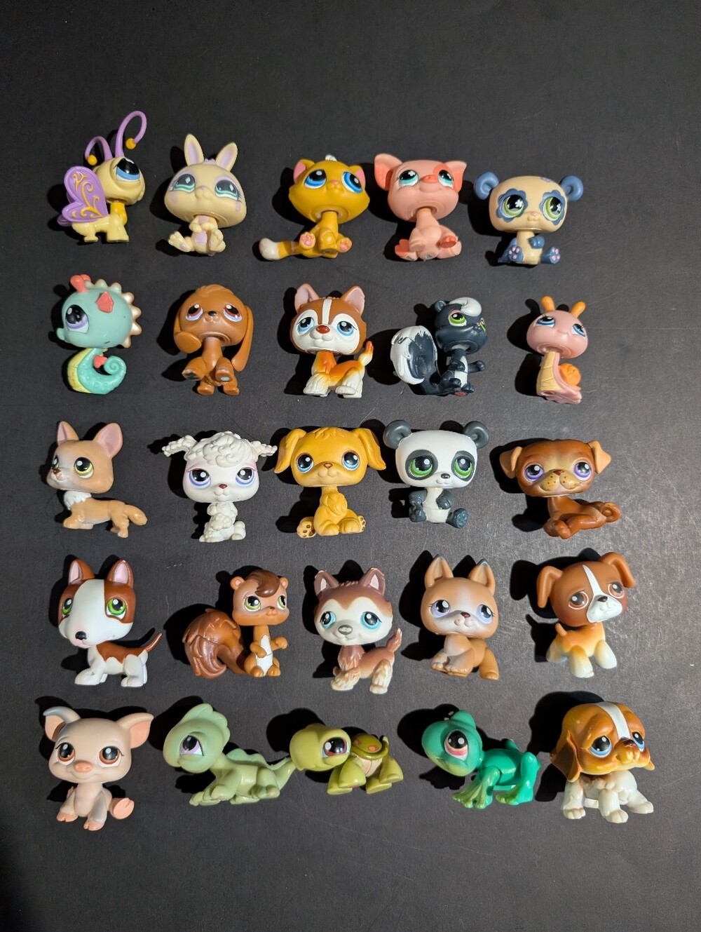 Littlest Pet Shop LPS Lot of 25 Mixed Animal Figures Red And Grey Magnets  LPS
